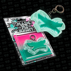[PRE-ORDER] LE SSERAFIM (르세라핌) - 2nd Single Album [MADE MY NIGHT] (GLOW CLICKER KEYCHAIN Ver.)