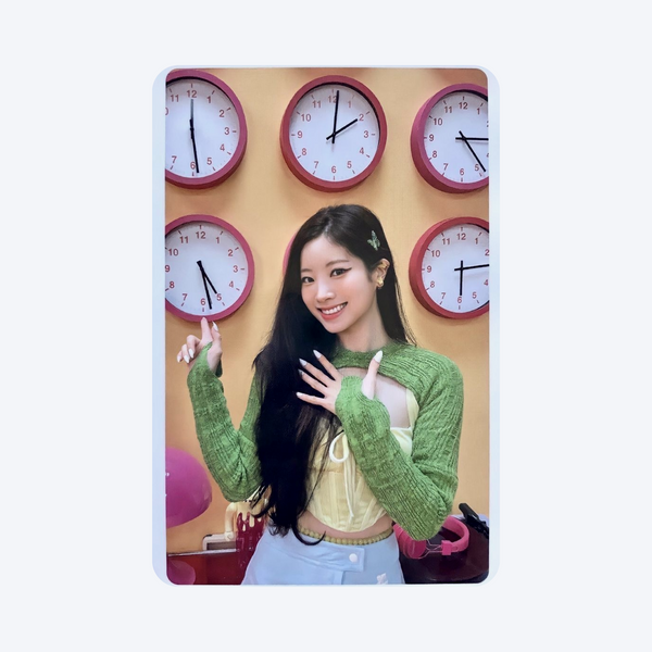 TWICE (트와이스) - [BETWEEN 1&2] : OFFICIAL PHOTOCARD (COMPLETE/RED VERSION)