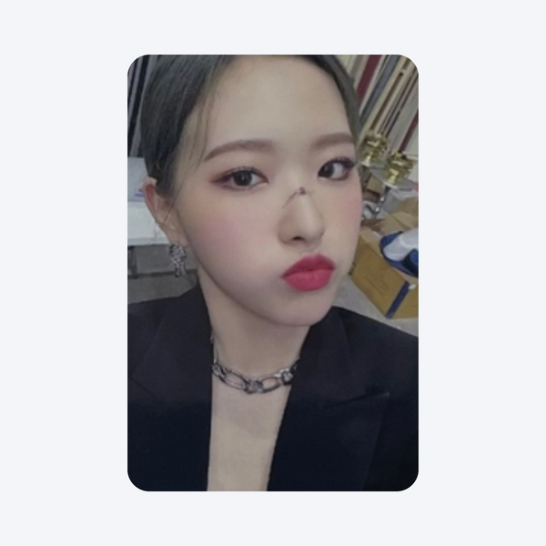 LOONA (이달의 소녀) - [&] OFFICIAL PHOTOCARD