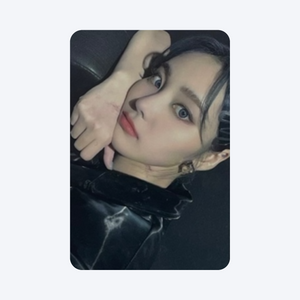 LOONA (이달의 소녀) - [&] OFFICIAL PHOTOCARD