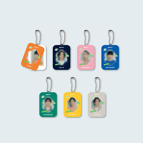 GOT7 (갓세븐) 2022 FANCON OFFICIAL MD - [ID PHOTO & ACRYLIC HOLDER SET]